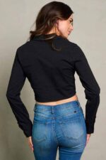 Women's Long Sleeve V-Neck Key Hole Crop Top